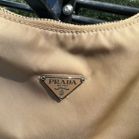 SOLD Prada Tessuto Re-Edition Shoulder Bag Authentic Vintage SOLD - Picture 2 of 6